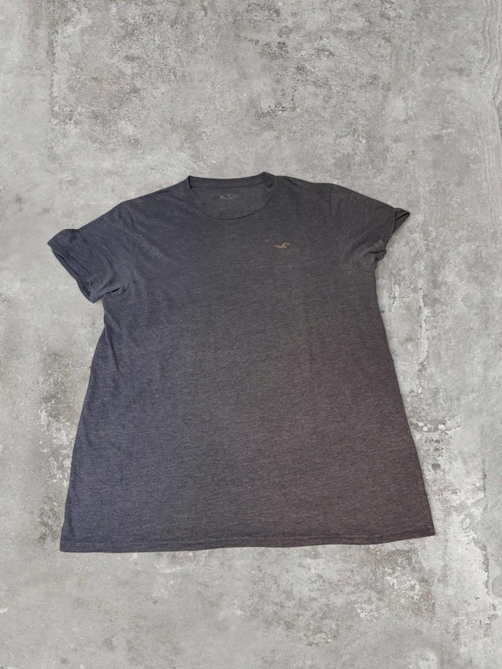 Hollister Men's Charcoal Heather Crew Tee
